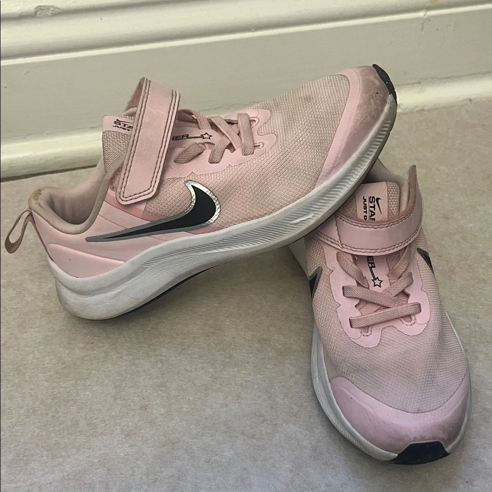 Nike Light‎ Pink Running Shoes
